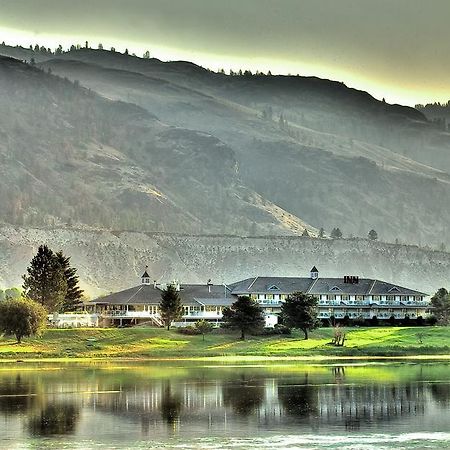 South Thompson Inn & Conference Centre Kamloops Buitenkant foto