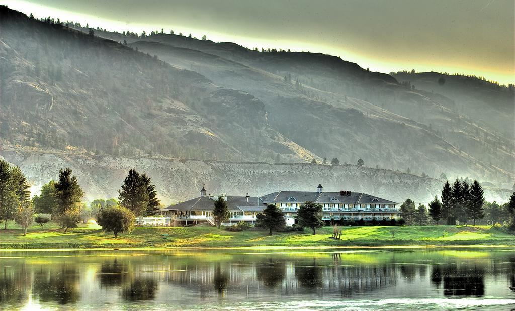 South Thompson Inn & Conference Centre Kamloops Buitenkant foto