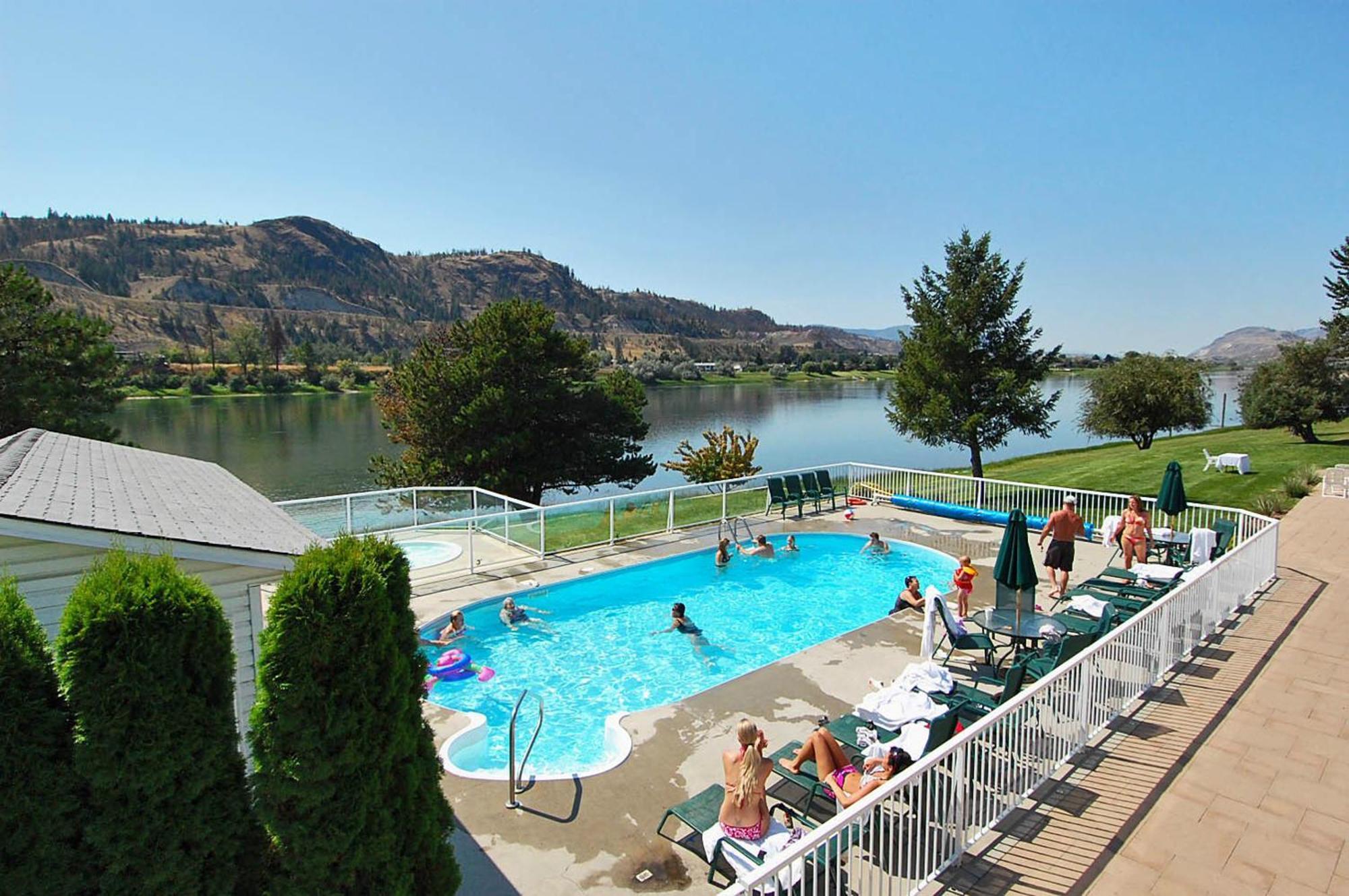 South Thompson Inn & Conference Centre Kamloops Buitenkant foto